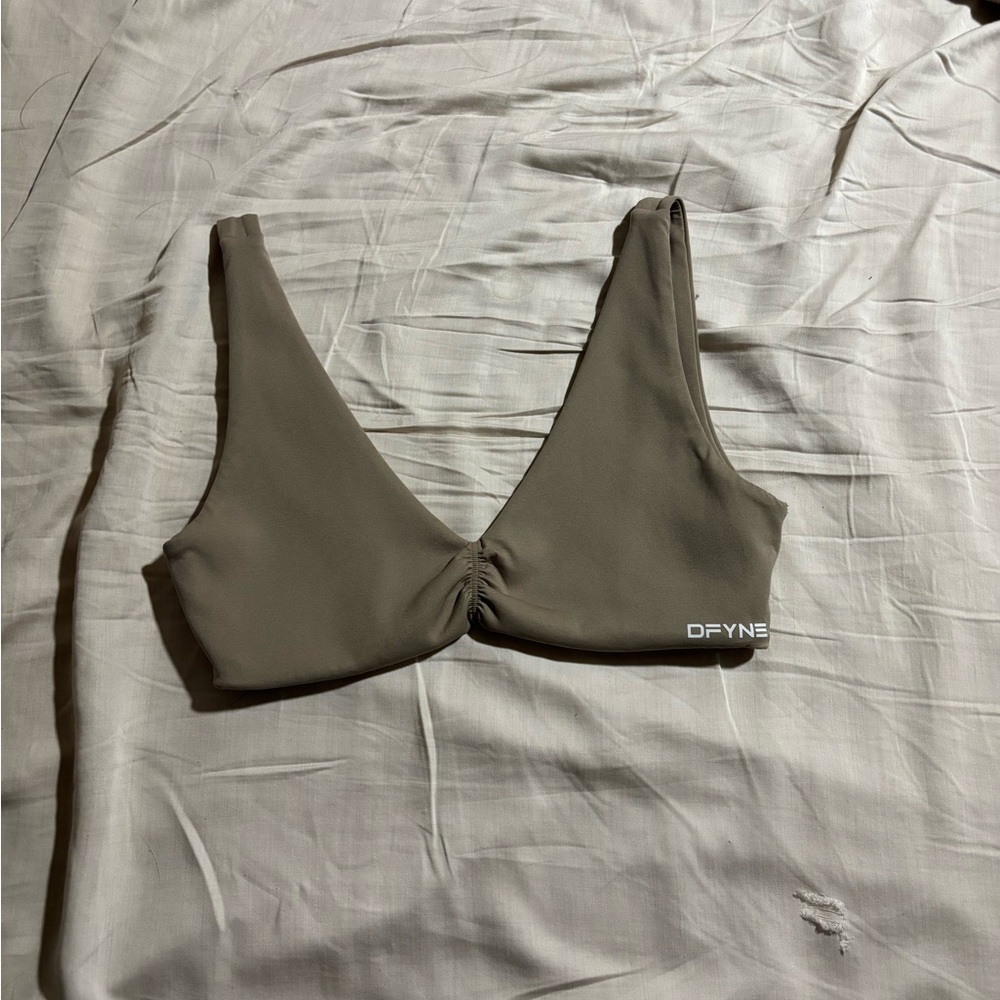 Dfyne Hannah Pearson Sports Bra and Leggings Set